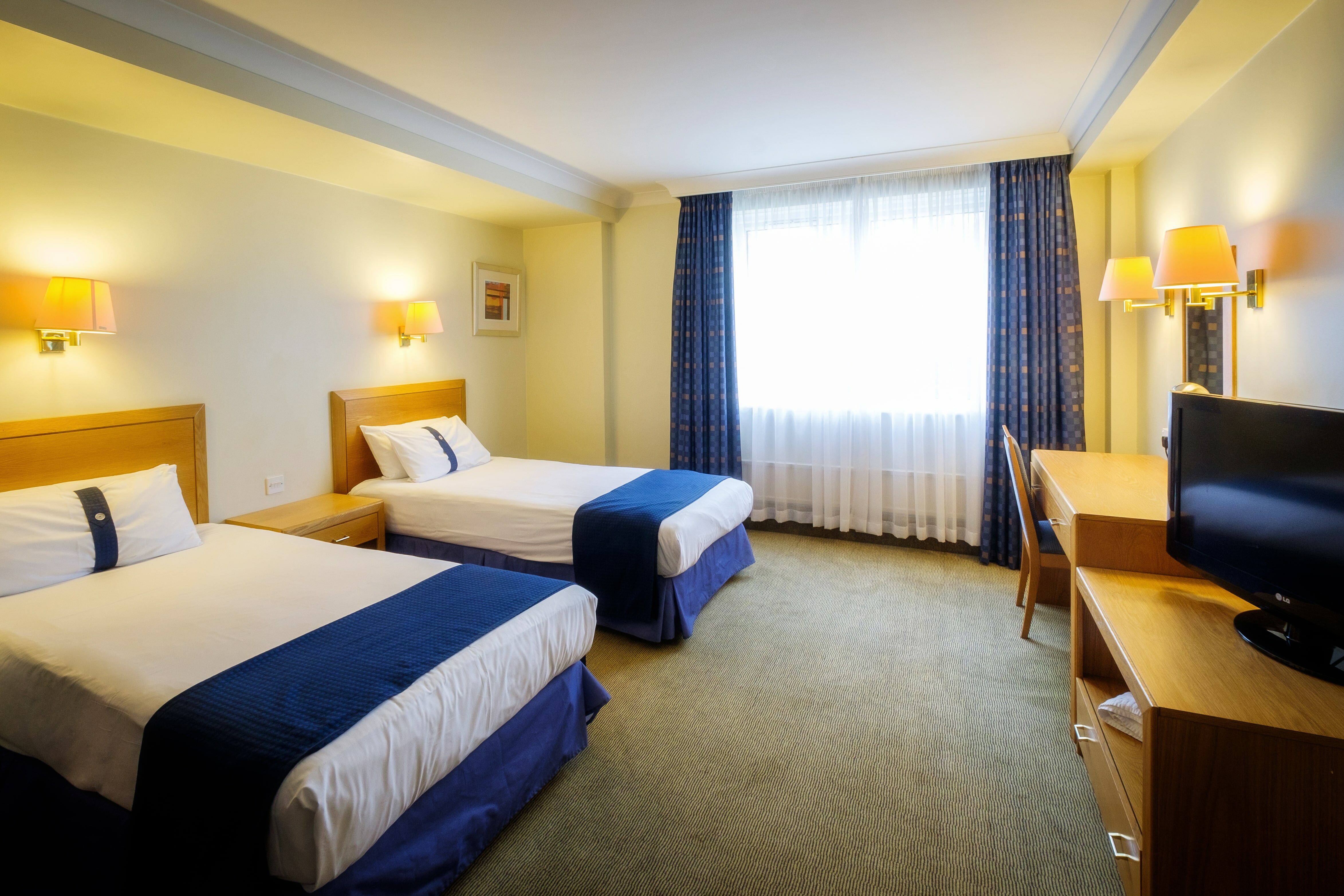 Family Hotel Rooms Eastleigh Hotel In Southampton Eastleigh